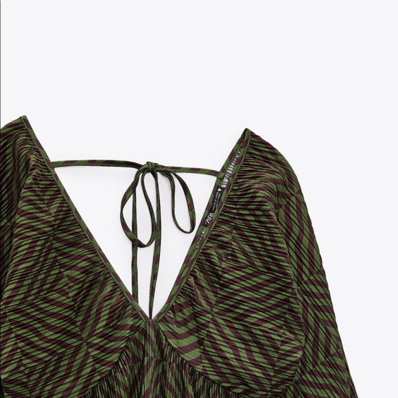 Zara printed pleated dress - Picture 2 of 11
